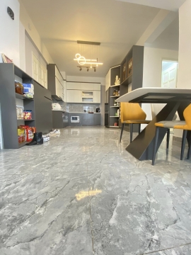 Cần Bán Gấp Chung Cư CT5B Mễ Trì Thượng, Đại Lộ, Vị Trí Đẹp, Căn Góc 2 Thoáng, Nhà Đẹp Ở Ngay, DT90m, Nhỉnh 3 tỷ