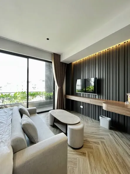 CĂN HỘ MỚI 100% Sang trọng: 1 Phòng ngủ, Phòng khách, Hiện đại, Ban công