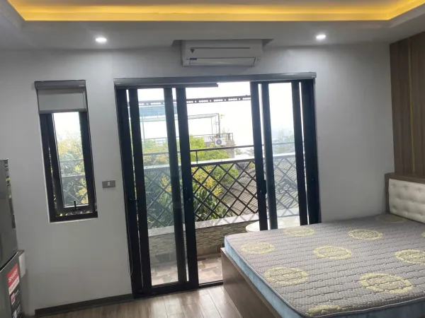 Cho thuê Căn chung cư mini vị trí đẹp nhất phố Trích Sài, Tây Hồ. View toàn mặt hồ. Chỉ 7.5tr