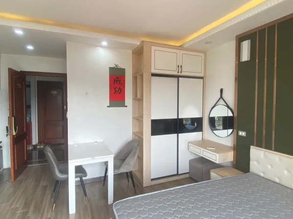 Cho thuê Căn chung cư mini full đồ tại Ngõ 193 Trích Sài. Ban công View hồ cực thoáng. Chỉ 6.5tr